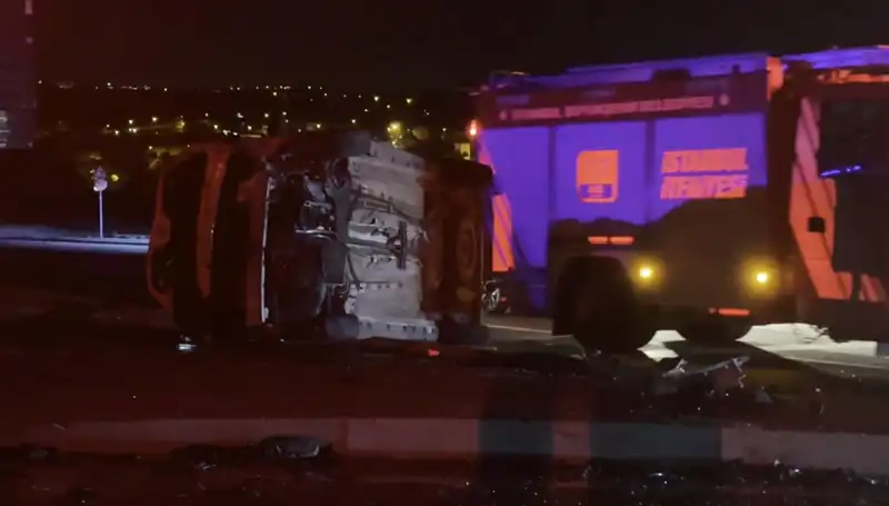 Havalimanı Yolunda Feci Kaza: Altı Yaralı, Araç Takla Attı