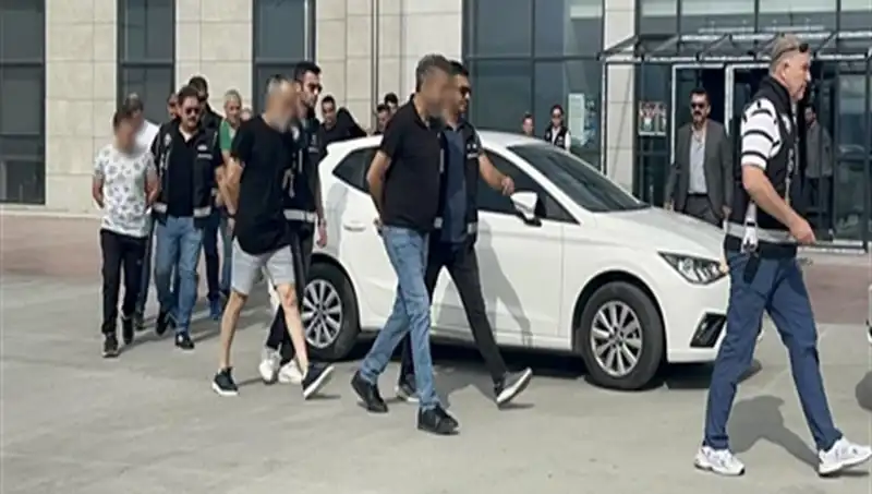 Hayal Satışıyla 36 Bin Kişiden 10 Milyar Lira Dolandırdılar