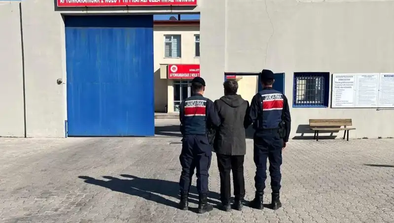 10 Yıl Hapis Cezasıyla Aranan Kişi, Polisi Şaşırtan Bir Operasyonla Yakalandı