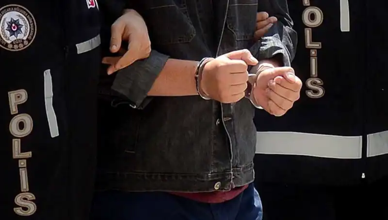 Kayseri’de Yasa Dışı Silah Operasyonu: İki Zanlı Yakalandı!
