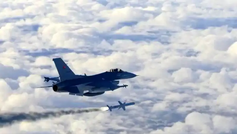 F-16 EDPOD: Kritik Tüm Testleri Geçerek Yeni Bir Dönem Açtı!