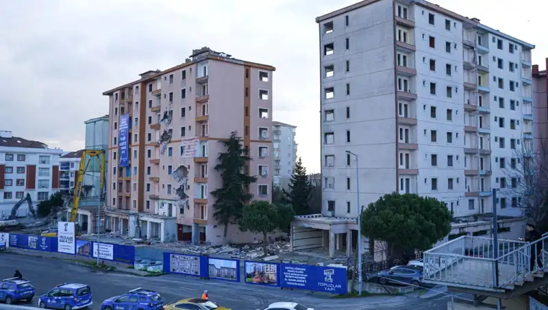 Büyükçekmece'de 10 Binanın Yıkım Süreci Başlıyor: Nedenleri ve Etkileri Neler?