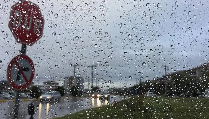 Meteoroloji'den 20 İli Etkileyen Hava Durumu Uyarısı: Sıcaklık Düşecek, Yağışlar Başlıyor!
