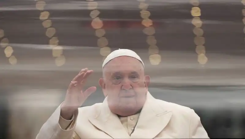 Papa Francis'ten Hastaneden Sesli Mesaj: "Buradan Size Eşlik Ediyorum"