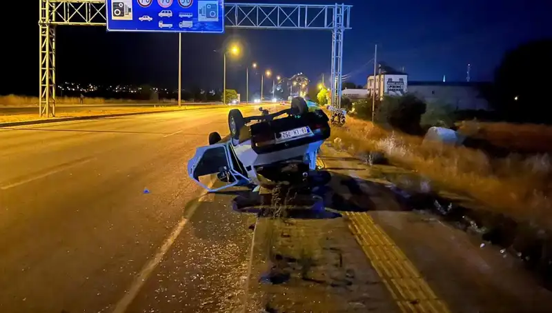 TIR'ın Sıkıştırdığı Otomobil Takla Attı: Sadece Bir Yaralı Olması Şaşırttı!