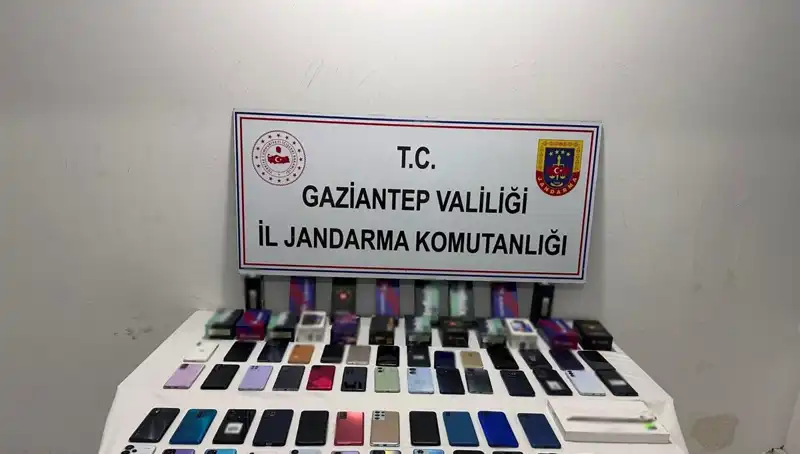 Gaziantep’te 2 Milyon TL Değerinde Kaçak Telefon Operasyonu