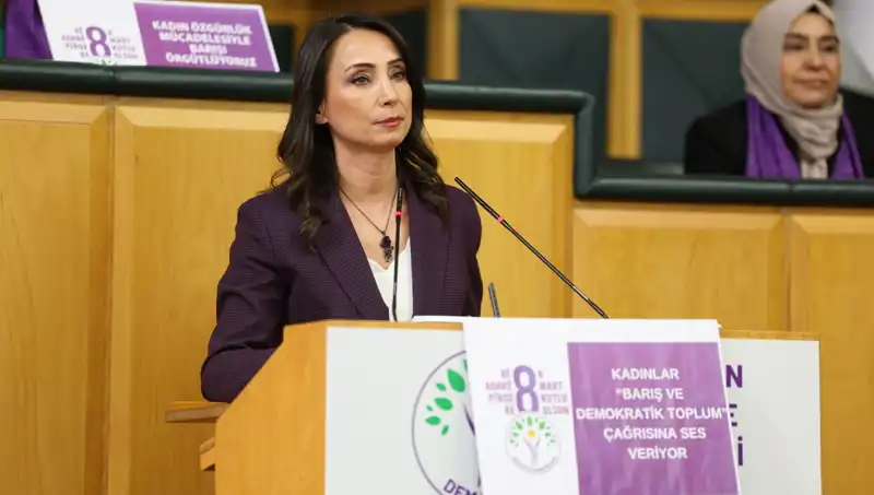 Tülay Hatimoğulları: Siyasi Liderliğindeki Yolculuk ve Vizyonu