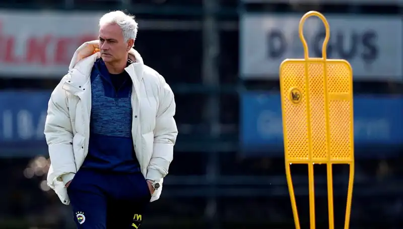 Fatura Mourinho'ya: 2025 Futbol Dünyasında Şok Gelişmeler