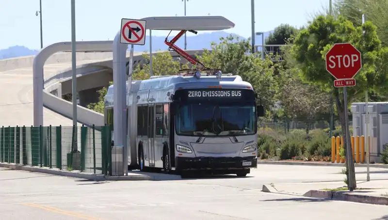 Avrupa’da Elektrikli Otobüsler Hızla Artıyor: Yeni Yasaların Etkileri Nedir?