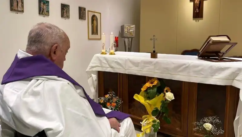 Papa'nın Sağlığı İyileşiyor: Artık Kendi Başına Nefes Alabiliyor!