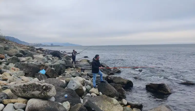 İki Ton Levrek Kafesinden Kaçtı, Duyup Koşanlar Sahile Yığıldı!