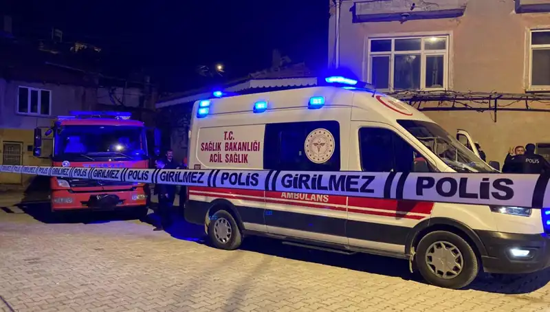 Yaşlı Adamın Gizemli Ölümü: Evinin İçinde Yanmış Bir Şekilde Bulundu