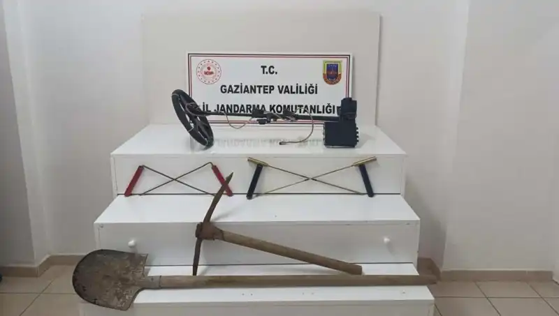 Define Arayışı Sırasında Suçüstü: İki Kişi Gözaltına Alındı!