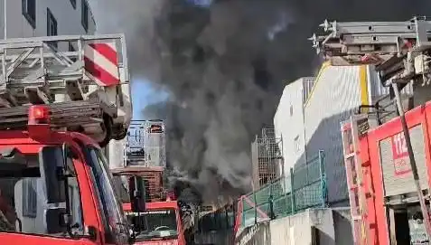 Tuzla'daki Fabrika Yangını: Kontrol Altında ve İş Süreçleri Devam Ediyor