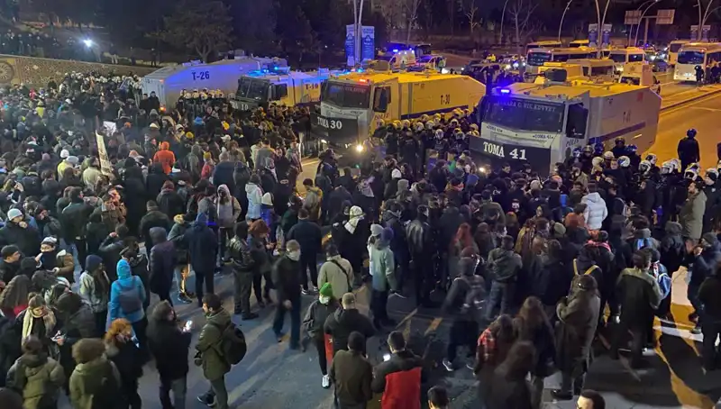 İstanbul ve Ankara'da Öğrenciler İmamoğlu İçin Sokağa Çıktı: Protestolar Büyüyor