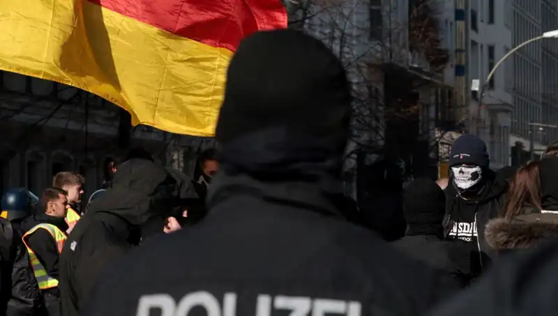 Berlin'de Türk Market Zincirine Yapılan Silahlı Saldırı: Şok Edici Detaylar