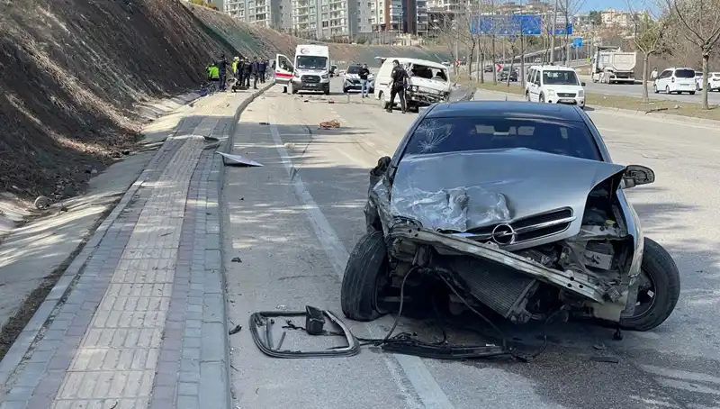 Otomobil Kazasında Can Kaybı: 1 Ölü, 3 Yaralı!